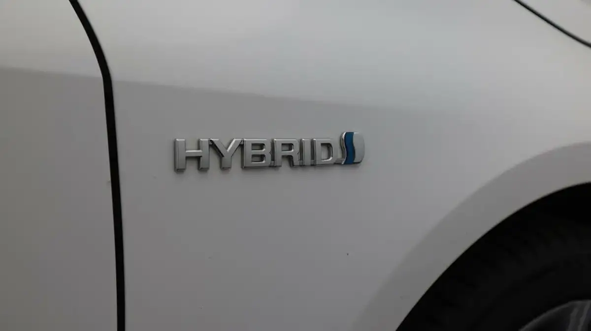 2021-toyota-corolla-18-vvt-i-design-trk-hatchback-5d-big-22