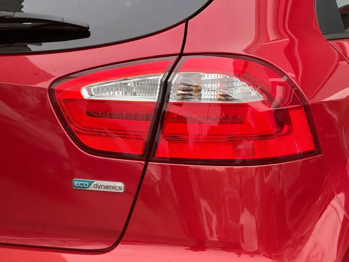 2017-kia-rio-14-4-big-33