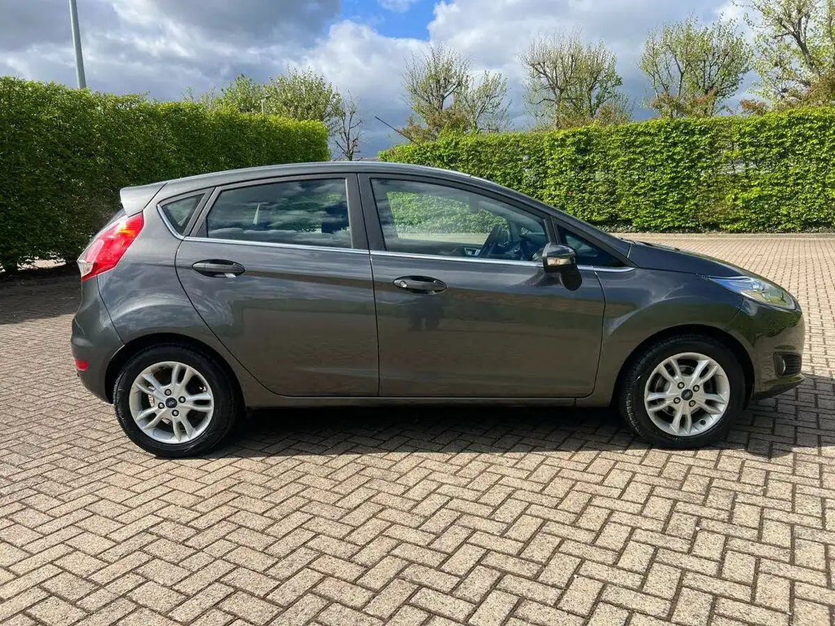 2016-ford-fiesta-10t-zetec-100ps-ecoboost-ss-5d-big-4