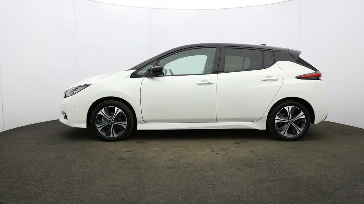 2021-nissan-leaf-e-tekna-big-3