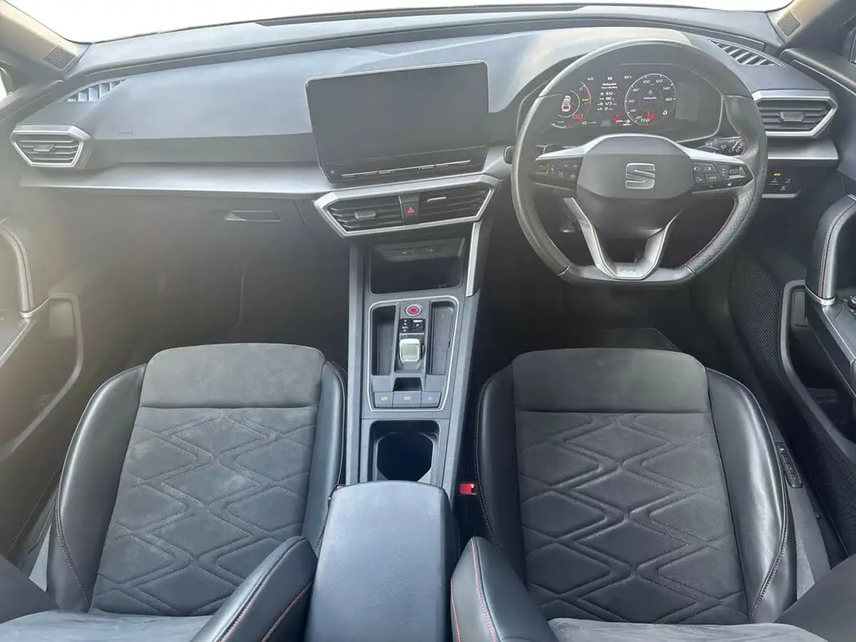 2021-seat-leon-14-e-hybrid-fr-sport-estate-big-5