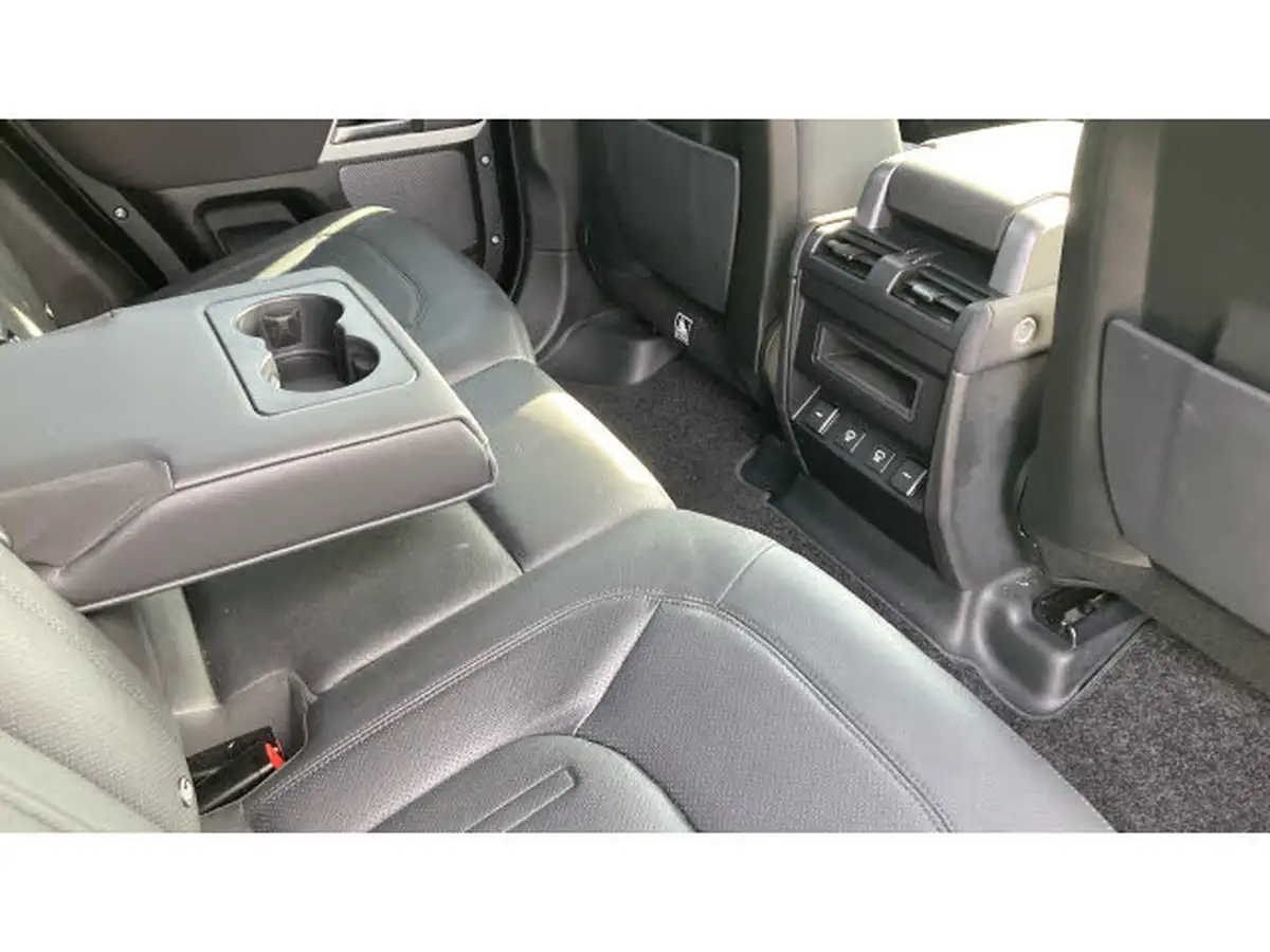 2022-land-rover-110-defender-30-d250-xs-edition-big-42