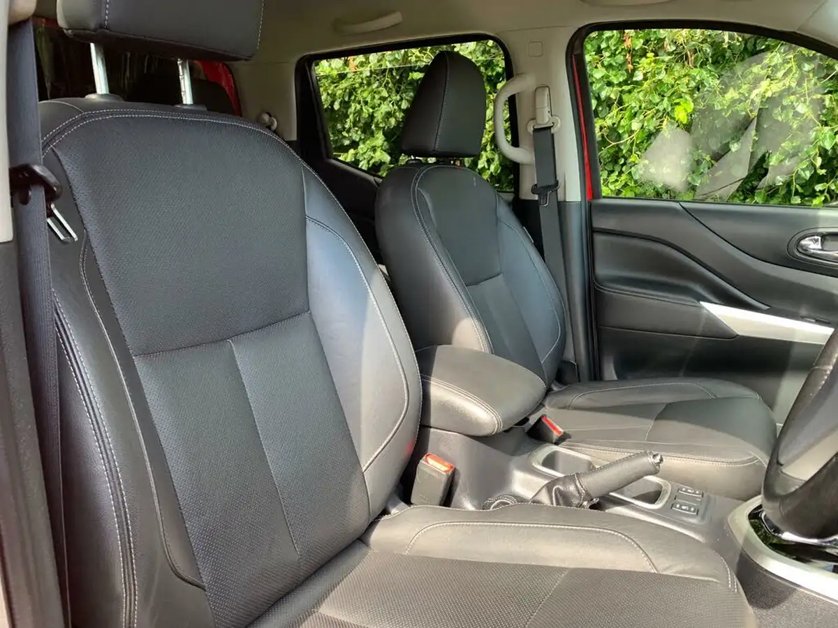 2019-nissan-navara-23dci-tt-tekna-8-navileather-auto-big-13