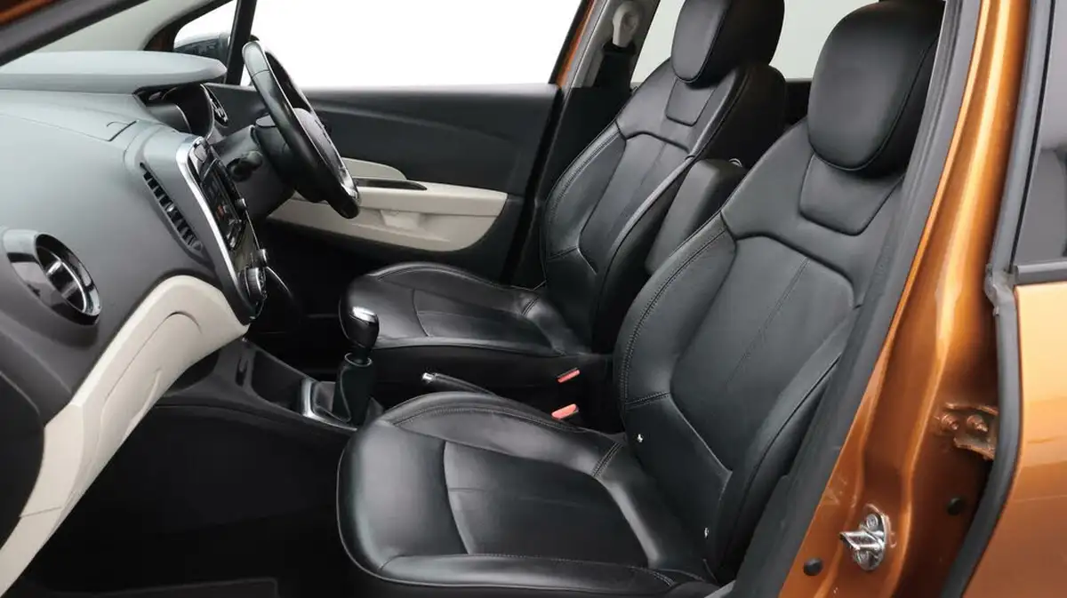 2019-renault-captur-15dci-gt-line-big-14