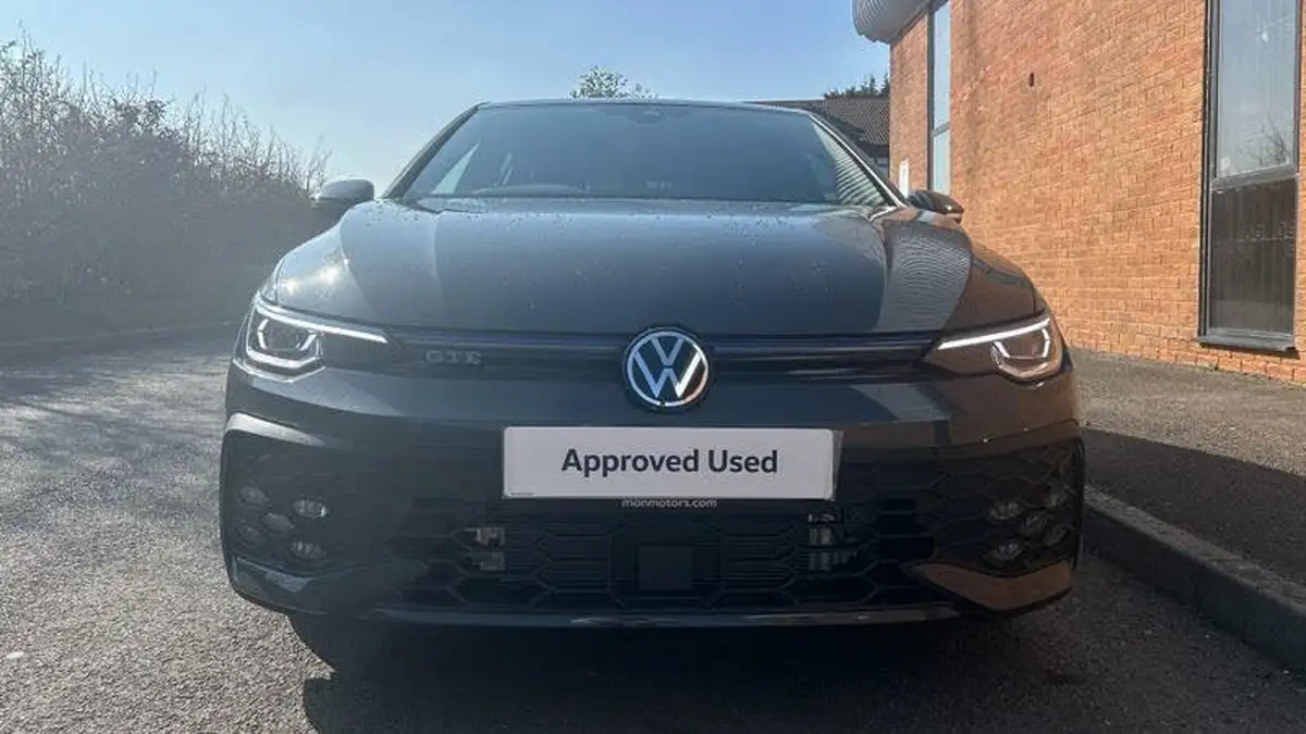 2024-volkswagen-golf-15-tsi-gte-big-9