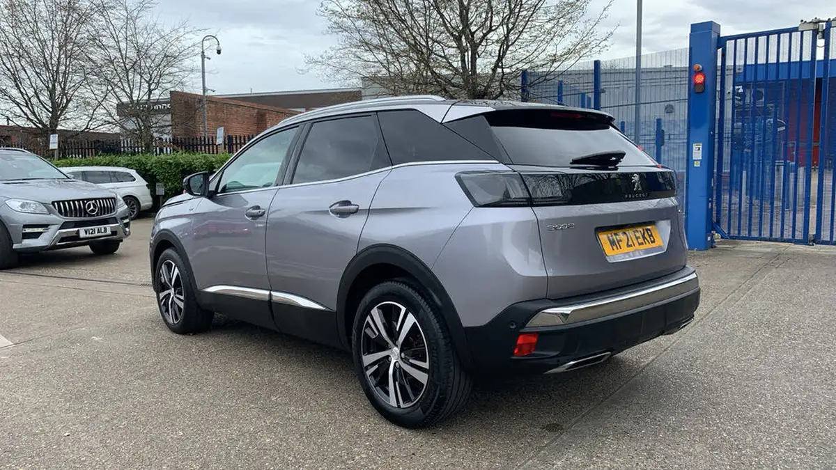 2021-peugeot-3008-suv-12-puretech-gt-eat8-big-4