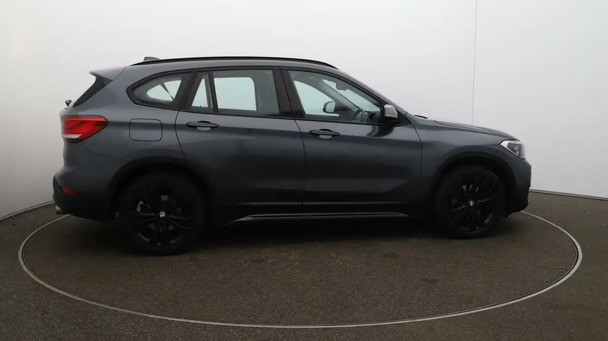 2021-bmw-x1-20-sdrive20i-sport-big-42