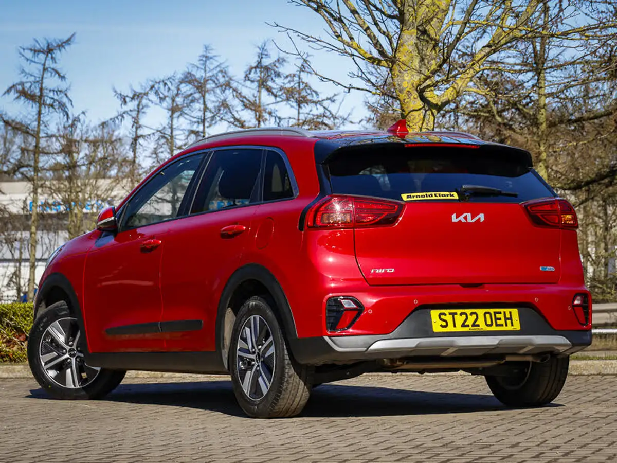 2022-kia-niro-16-gdi-2-139bhp-156kwh-big-1