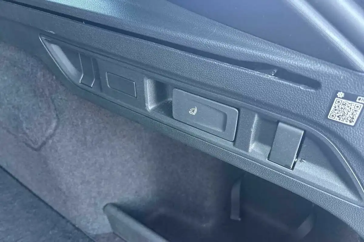 2024-volkswagen-passat-15-etsi-r-line-big-21