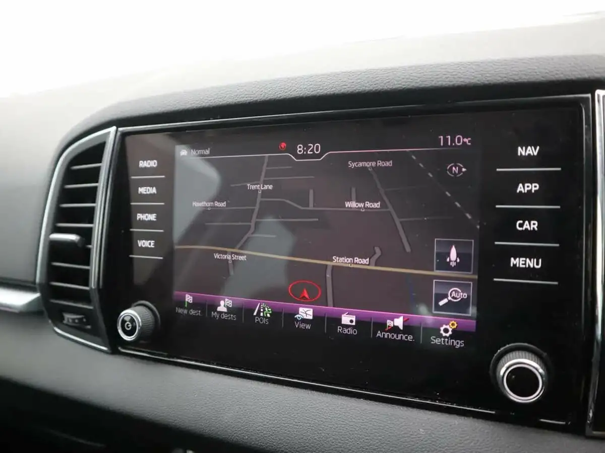 2018-skoda-karoq-20tdi-scr-se-l-dsg-big-15