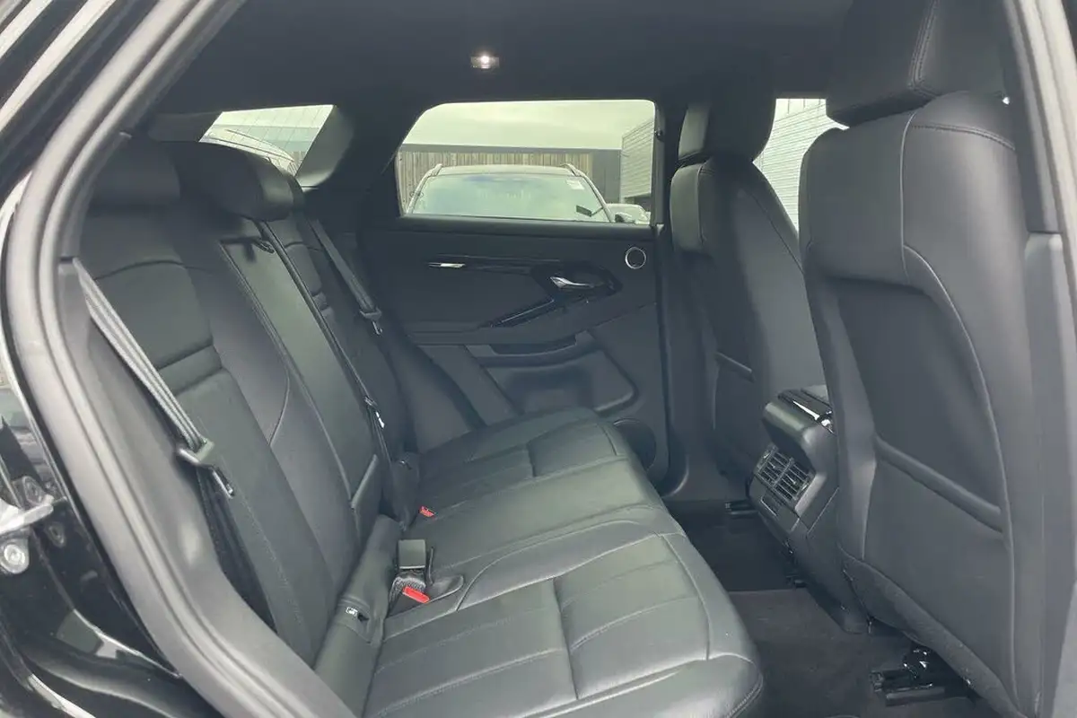 2024-land-rover-range-rover-evoque-15-p300e-dynamic-se-big-27