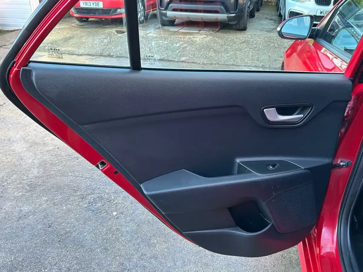 2021-kia-rio-10-t-gdi-2-dct-big-22