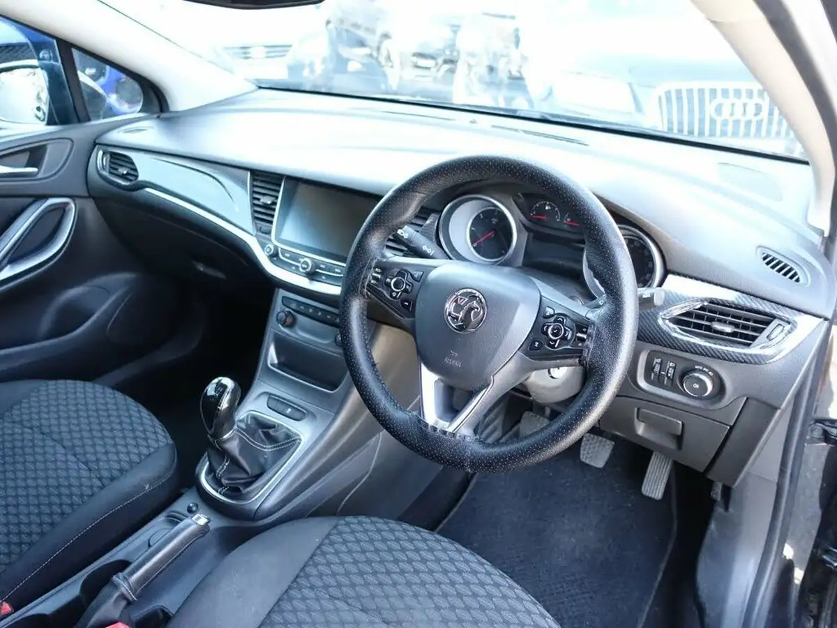 2016-vauxhall-astra-16cdti-tech-line-110ps-sport-tourer-big-8