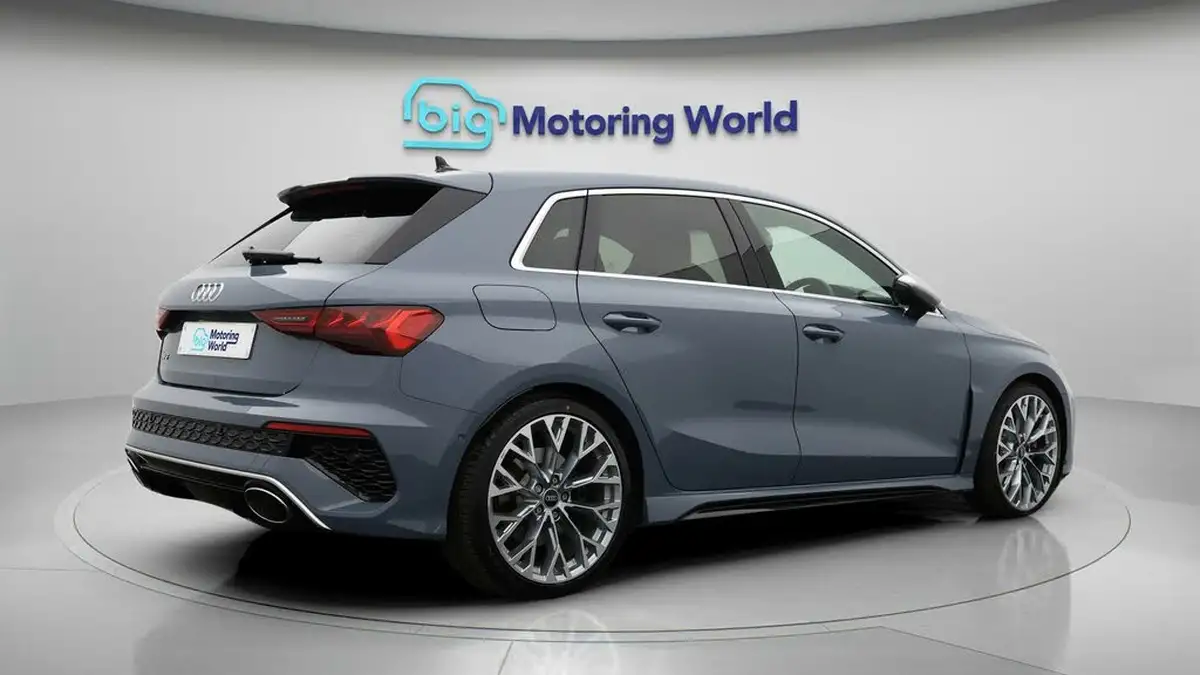 2022-audi-rs3-25-tfsi-sportback-5d-big-31