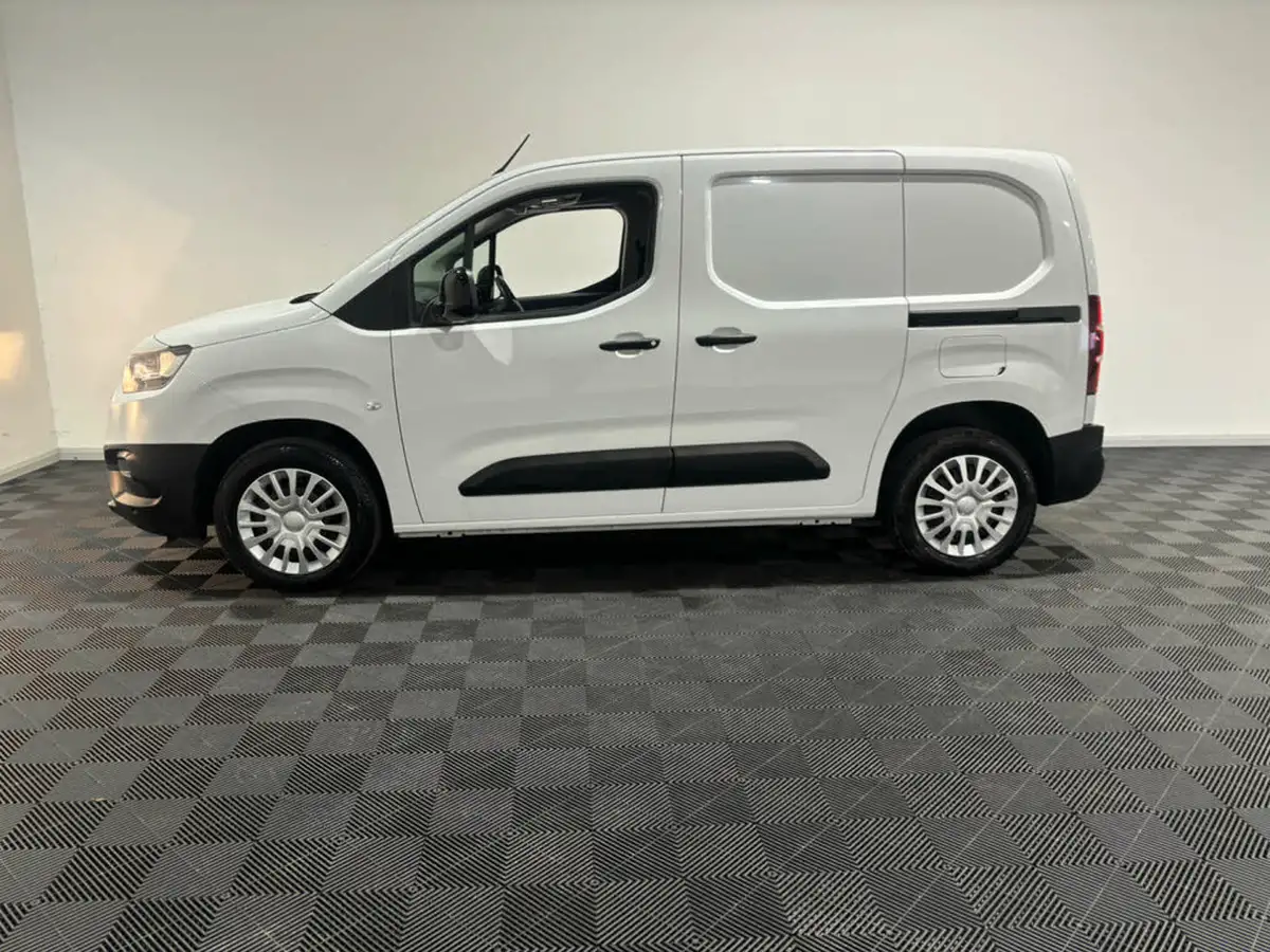 2023-toyota-proace-city-15d-icon-l1-big-35