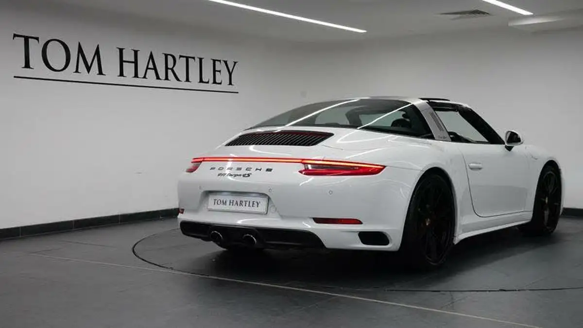 2016-porsche-911-30-targa-4-s-pdk-big-13