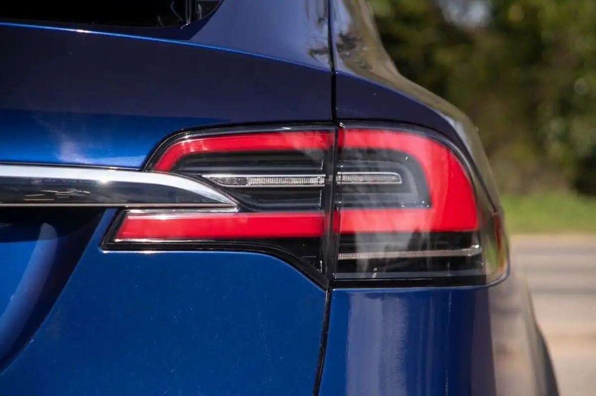 2020-tesla-model-x-e-long-range-big-51