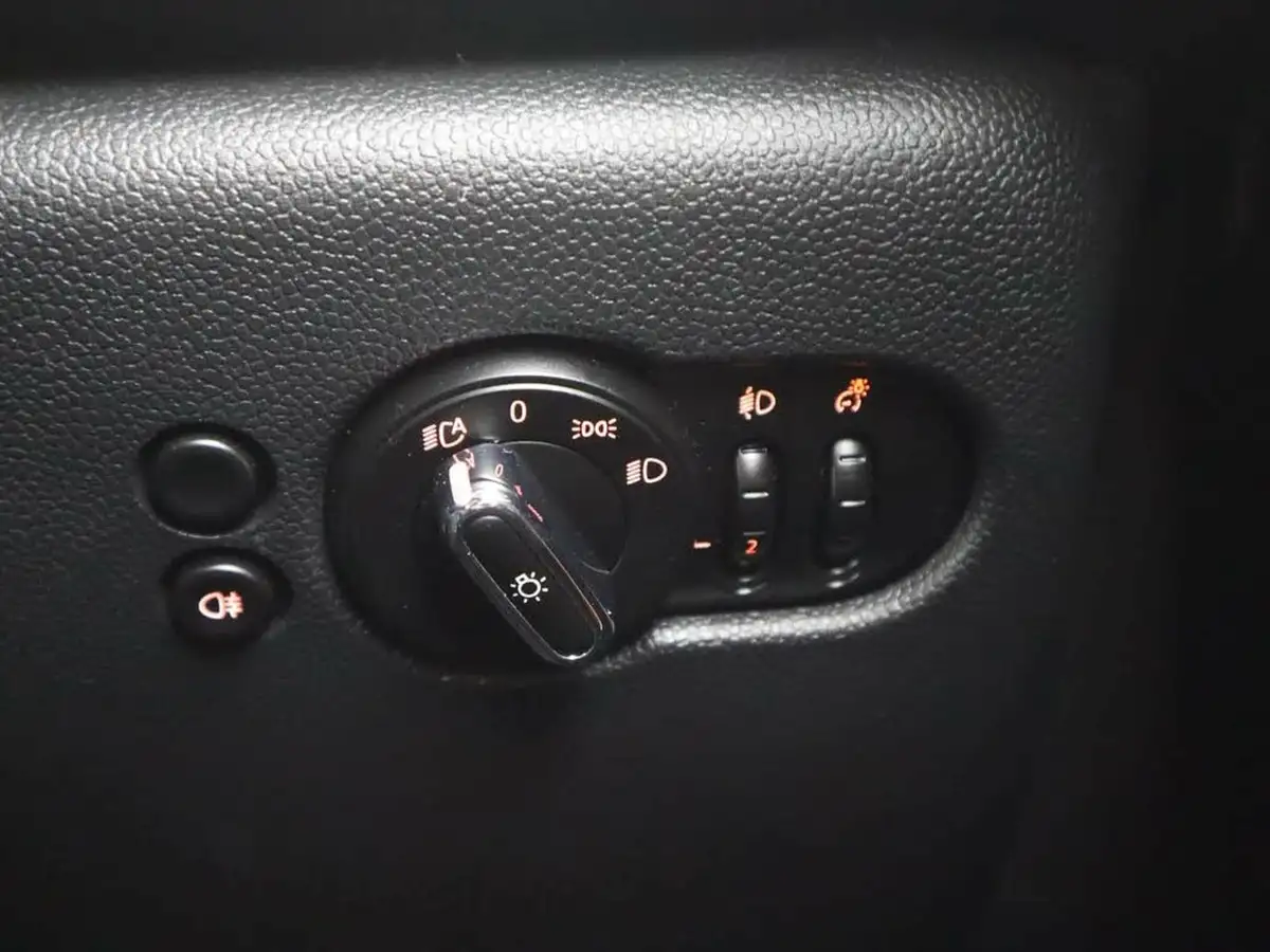 2022-mini-cooper-20-cooper-s-classic-hatchback-5d-auto-big-26