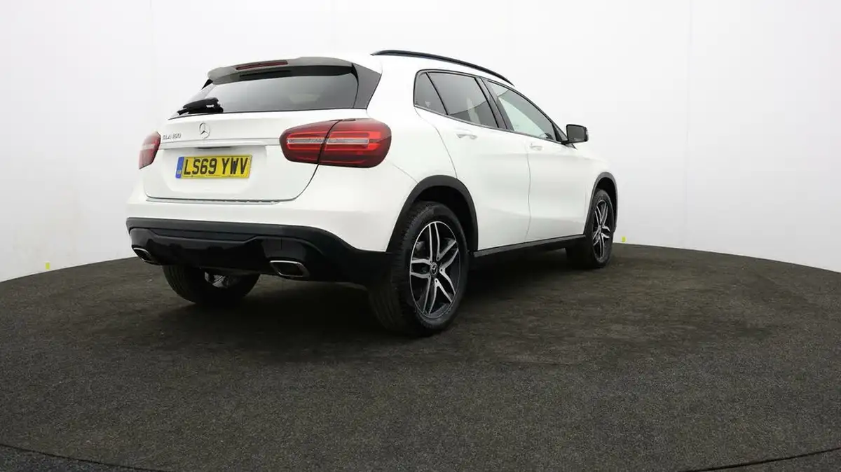 2019-mercedes-benz-gla-class-16-gla-180-urban-edition-7g-dct-big-77