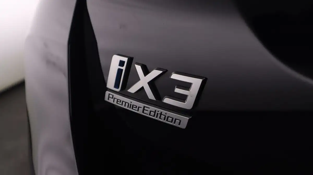 2021-bmw-ix3-e-premier-edition-big-21