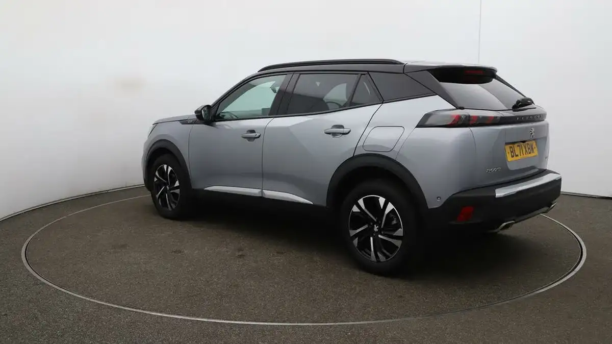 2022-peugeot-2008-suv-12-puretech-gt-big-56