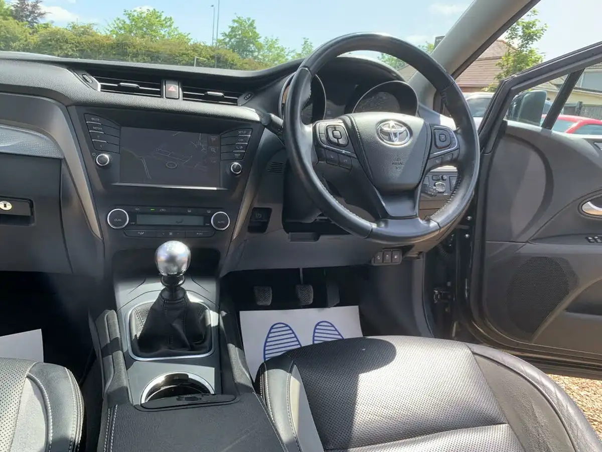 2017-toyota-avensis-20d-4d-business-edition-plus-saloon-4d-big-35