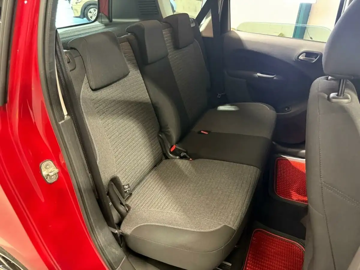 2017-citroen-c3-picasso-16bluehdi-platinum-big-8