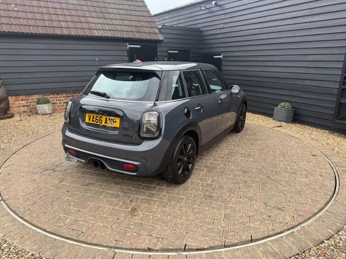 2016-mini-cooper-20-cooper-s-ss-hatchback-5d-big-35