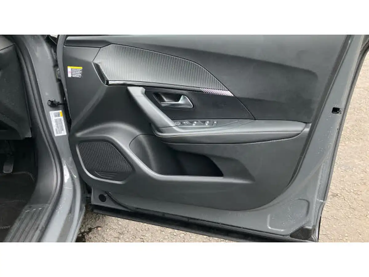 2025-peugeot-2008-suv-12-puretech-allure-130ps-big-28
