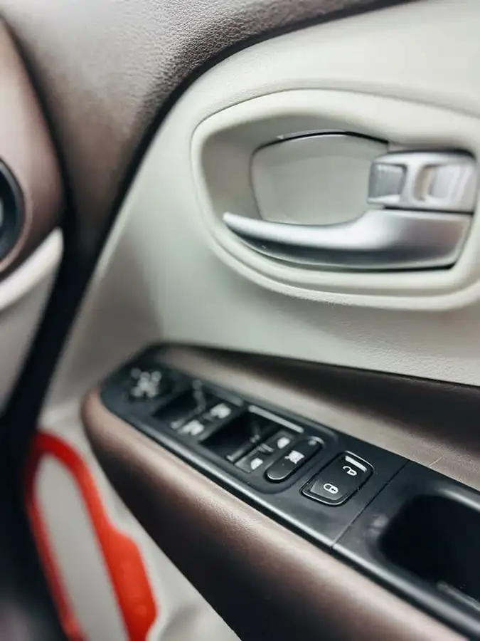 2016-jeep-renegade-16-multijet-ii-limited-ss-big-30