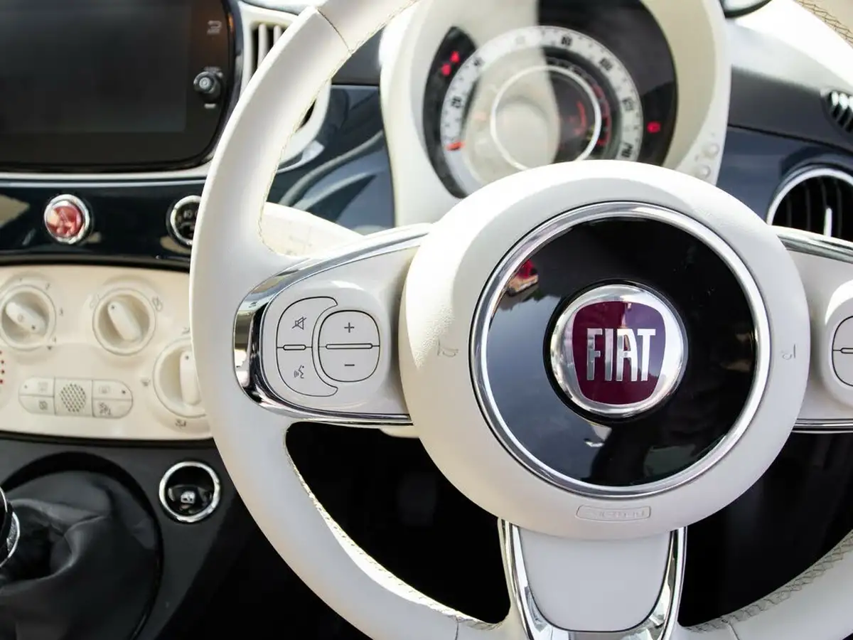 2021-fiat-500-10-dolcevita-big-17