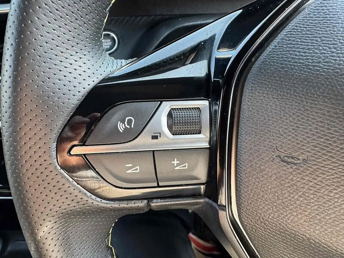 2022-peugeot-208-12-puretech-gt-premium-100bhp-big-27