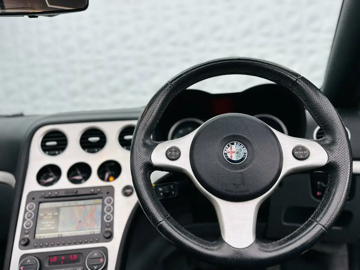 2007-alfa-romeo-spider-32-q4-big-18