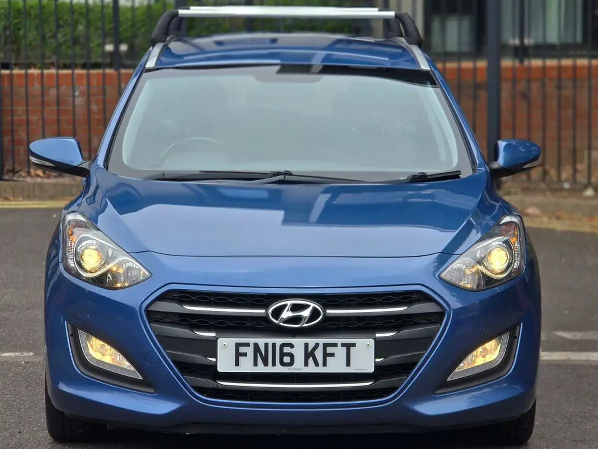 2016-hyundai-i30-16crdi-se-nav-110ps-tourer-big-31