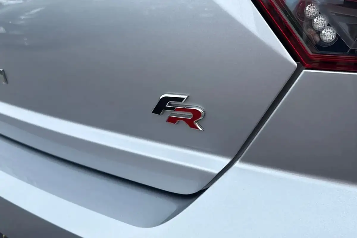 2020-seat-ibiza-10-mpi-fr-big-32