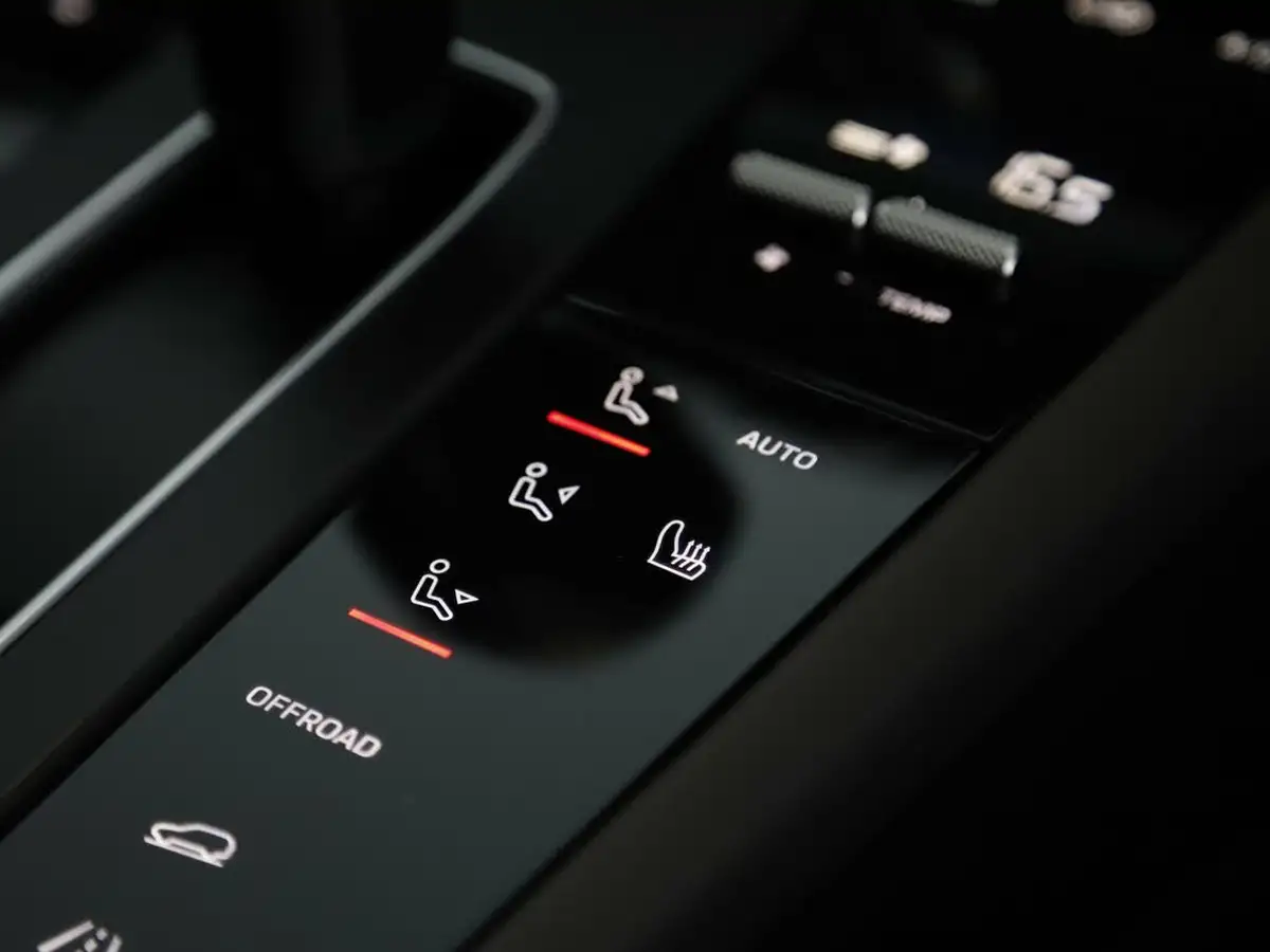 2022-porsche-macan-29-v6-gts-big-32
