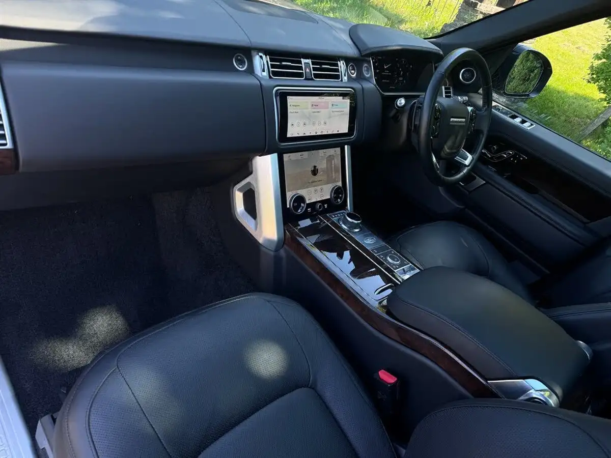 2021-land-rover-range-rover-30-sdv6-vogue-big-11