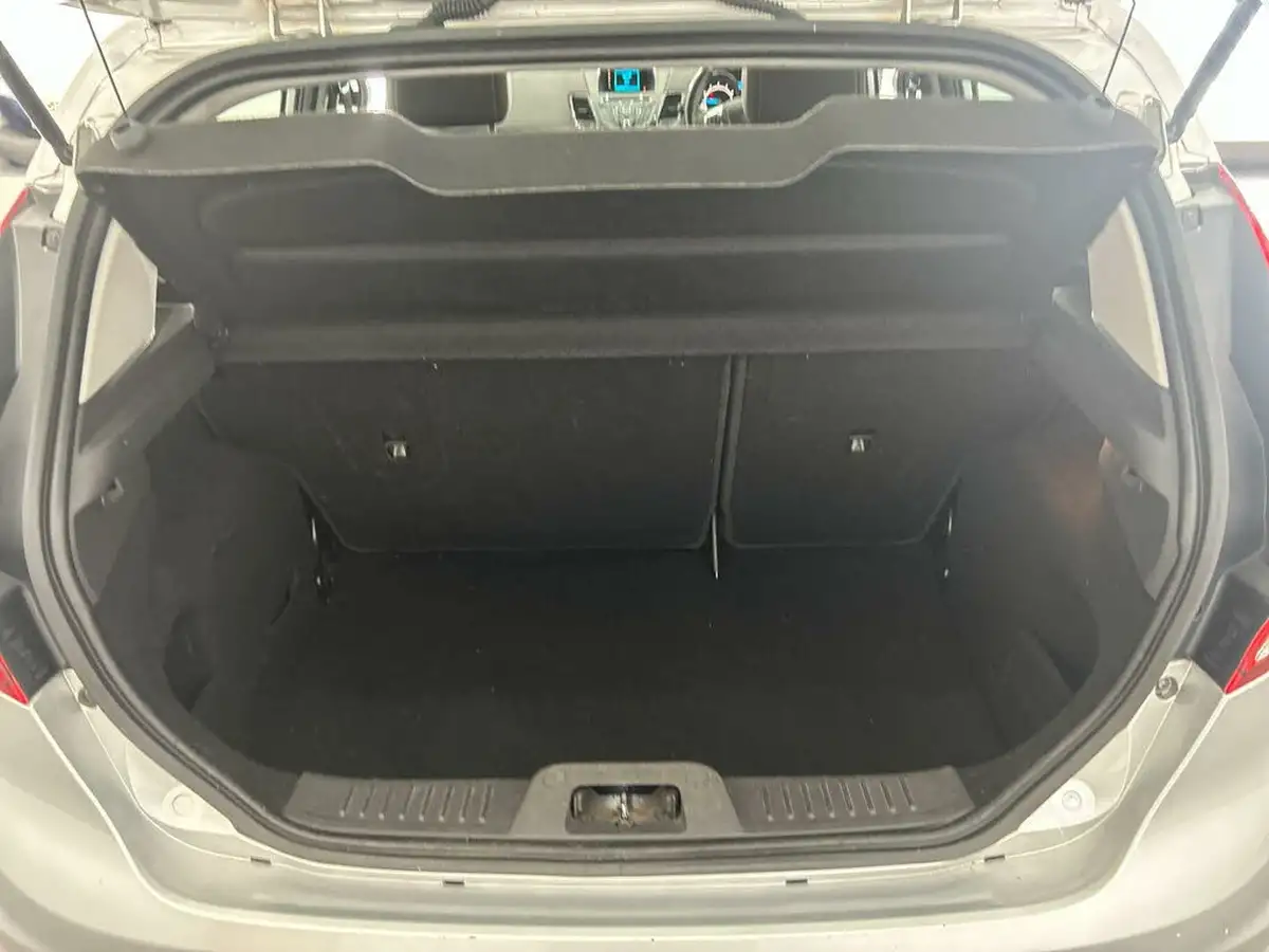 2015-ford-fiesta-10-zetec-100ps-e6-ecoboost-ss-5d-big-29