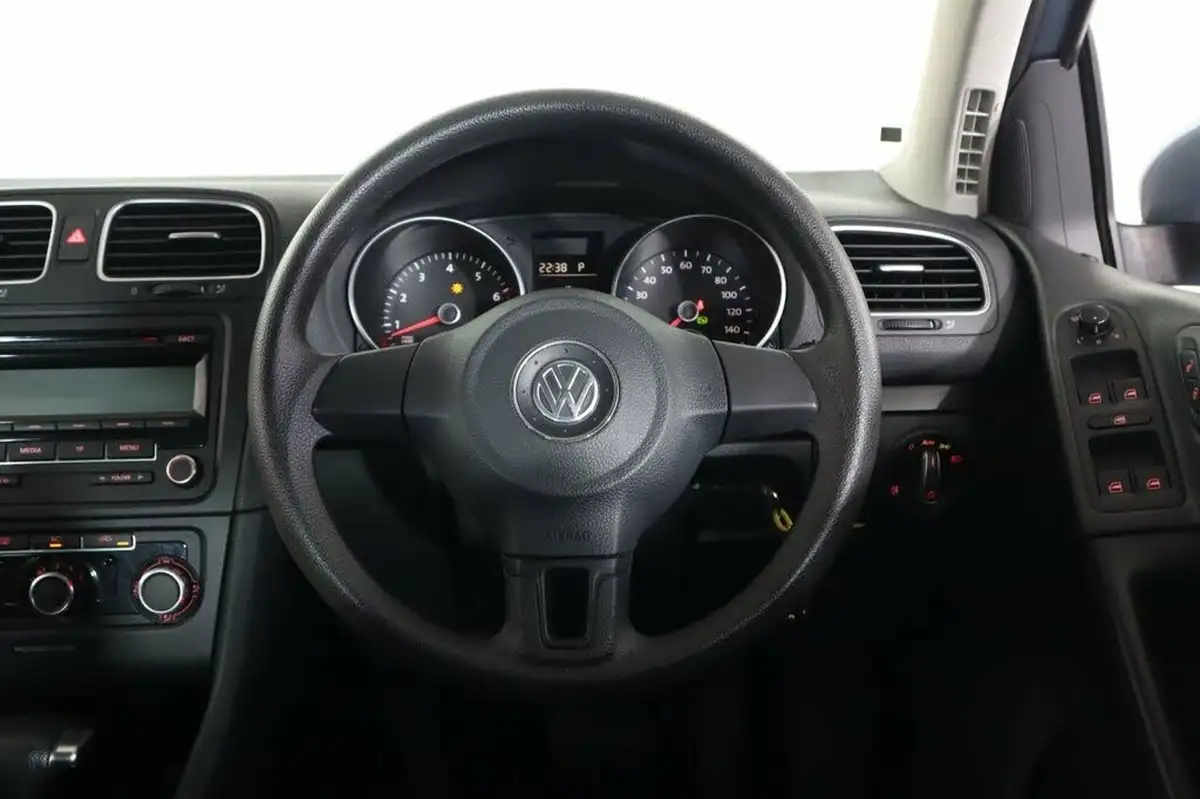 2010-volkswagen-golf-14-se-125ps-hatchback-5d-dsg-big-32