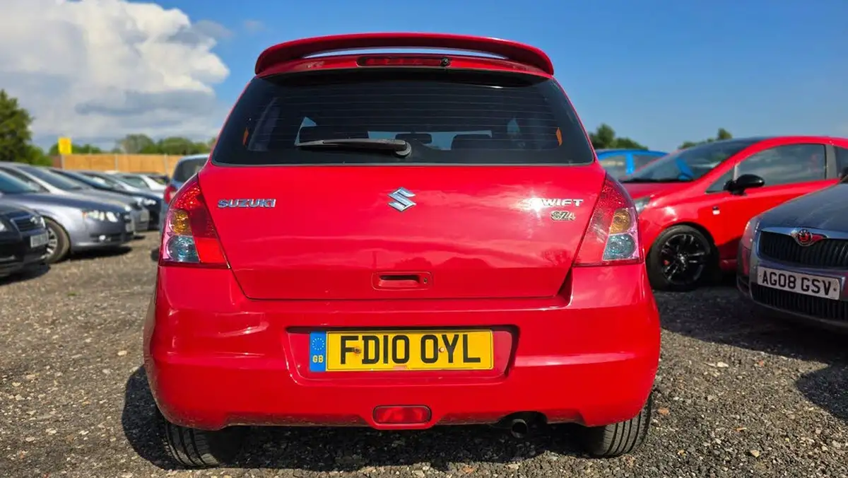 2010-suzuki-swift-13-sz4-3d-big-11