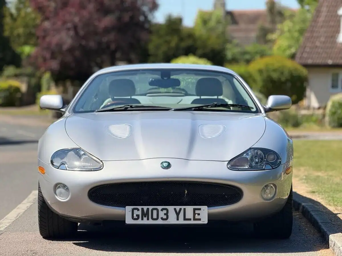 2003-jaguar-xkr-42-coupe-big-11