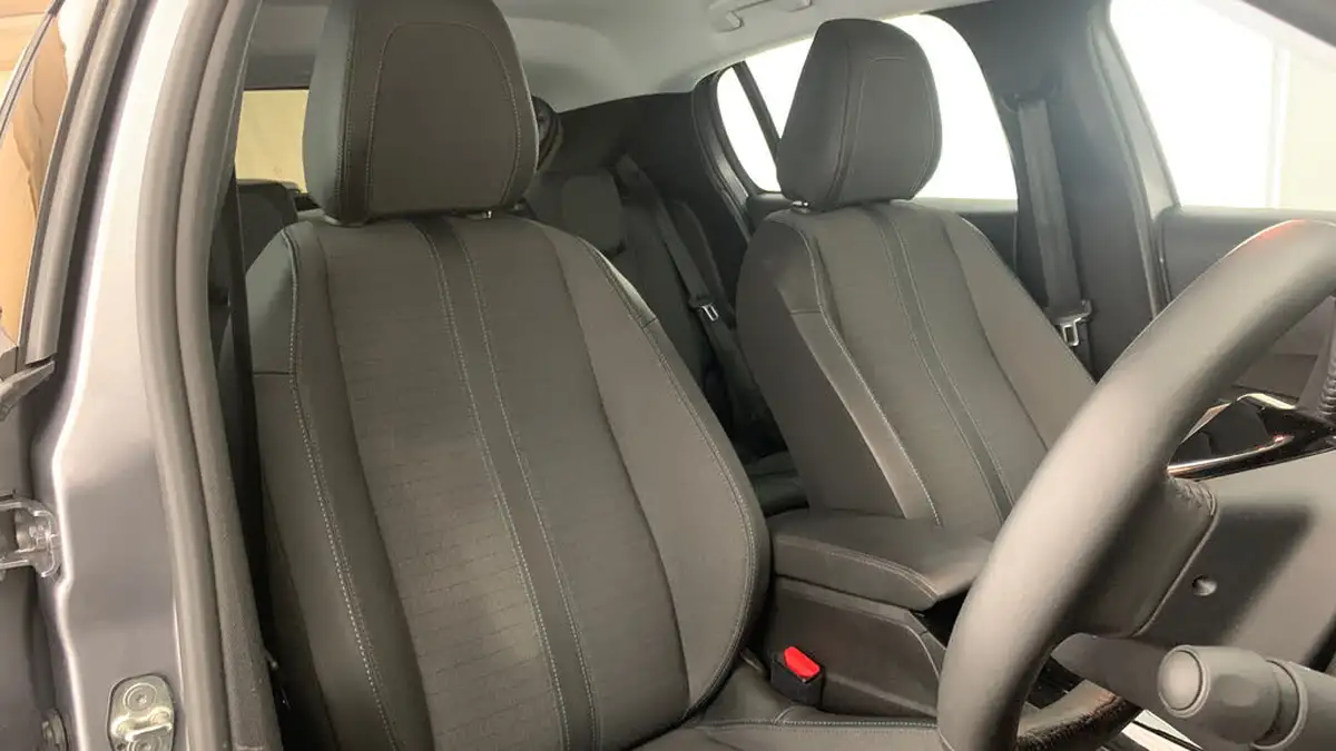 2022-peugeot-208-12-puretech-allure-premium-100ps-big-38