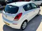 2014-hyundai-i20-12-active-5d-small-11