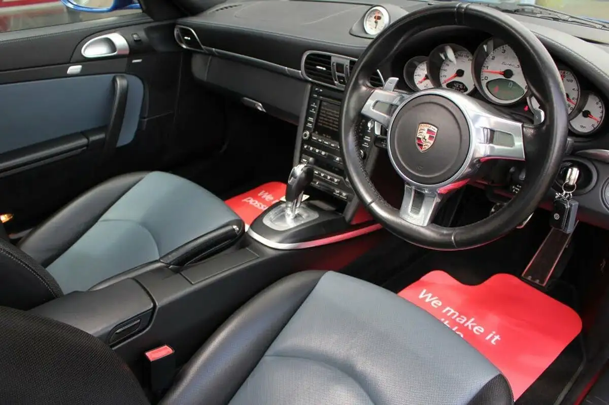 2010-porsche-911-38-turbo-s-coupe-big-8