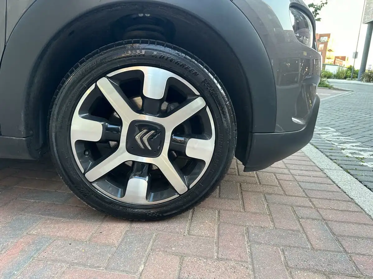 2019-citroen-c4-cactus-12-puretech-flair-130ps-eat6-big-21