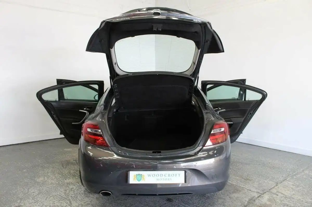 2015-vauxhall-insignia-20cdti-elite-nav-ecoflex-ss-hatchback-5d-big-22