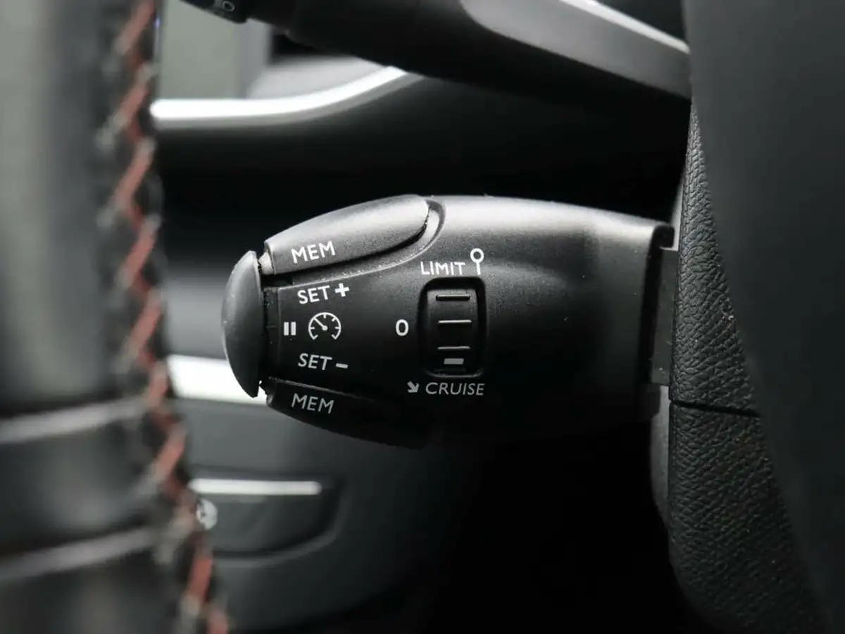 2019-peugeot-308-15-bluehdi-gt-line-eat8-big-44