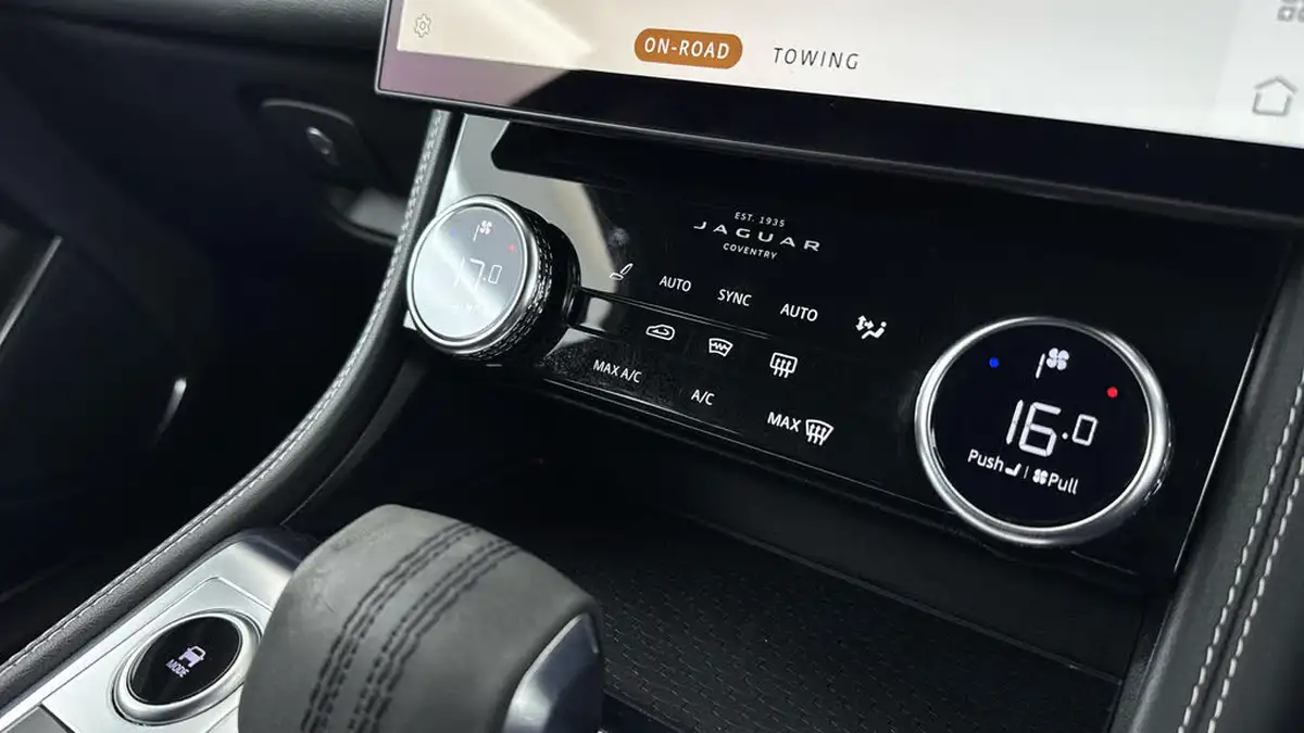 2021-jaguar-f-pace-20-d200-r-dynamic-s-mhev-big-17