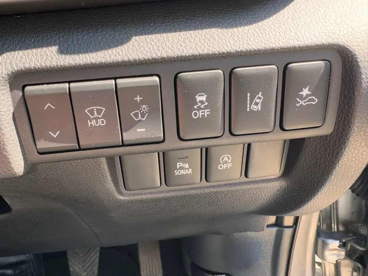 2021-mitsubishi-eclipse-cross-15-exceed-big-22