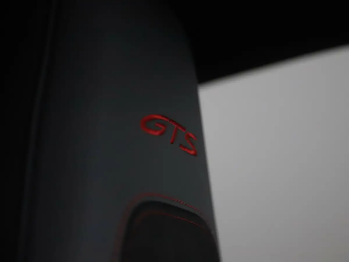 2024-porsche-911-30-carrera-4-gts-541ps-coupe-3591cc-pdk-big-8